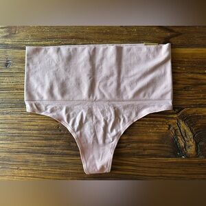 NEW and RARE! Victoria Secret PINK Seamless Shape Thong Large Light Pink